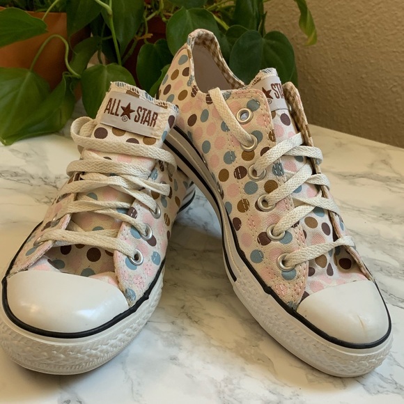 pink polka dot converse